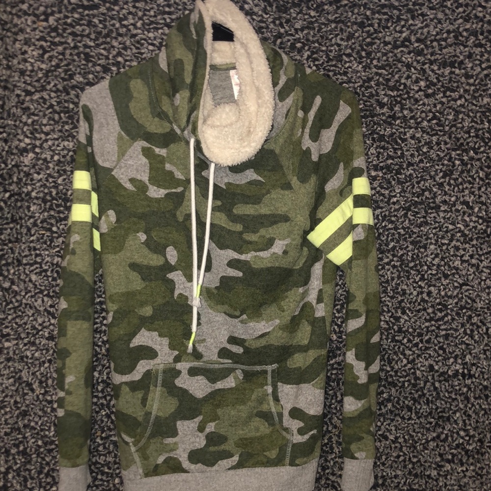 Camo turtleneck hoodie
